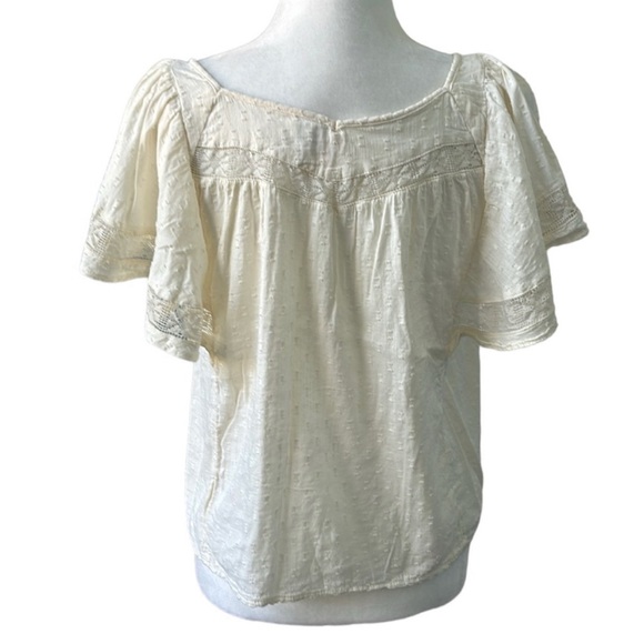 ❌SOLD❌ Old Navy | Clip Dot Crochet Lace Button Front Blouse - Picture 4 of 13